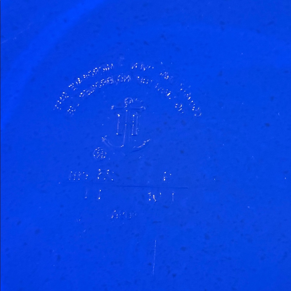 Anchor Hocking Deep Blue Glass Baking Dish - Picture 2 of 5